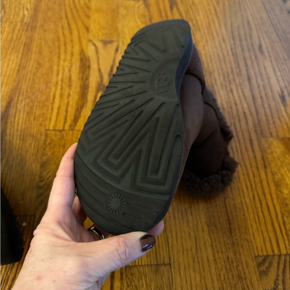 Ugg brown mini boot - Picture 7 of 9